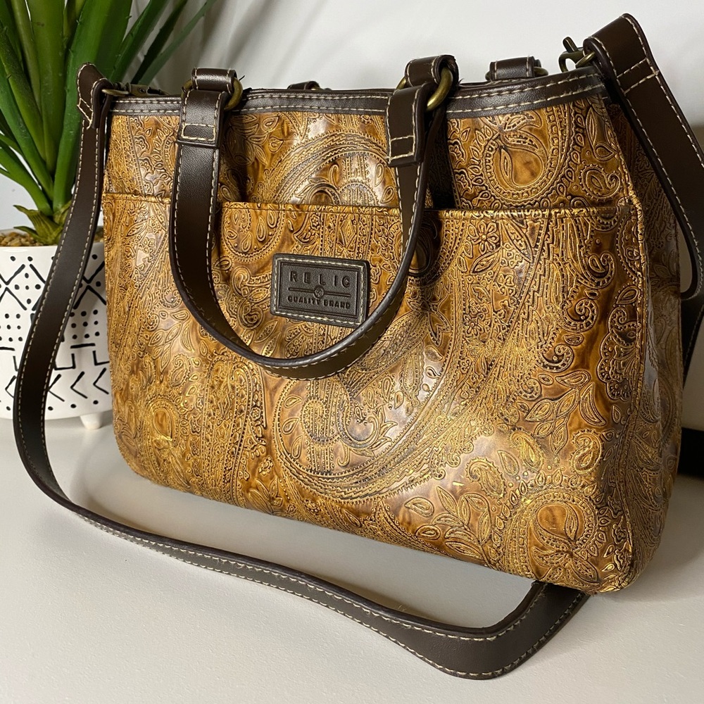 🌙 Relic Quality Brand